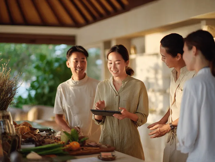 Bali villa upselling strategy 2026 – floating breakfast setup, private chef services, and ancillary revenue growth for foreign investors